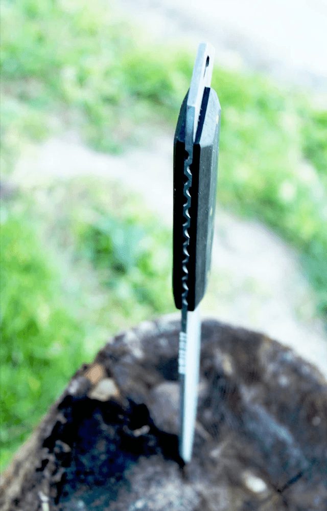 Couteau bushcraft forgé en acier XC75.