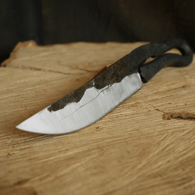 Couteau brut de forge.