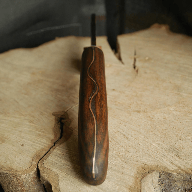 Couteau forgé en damas cuivre.