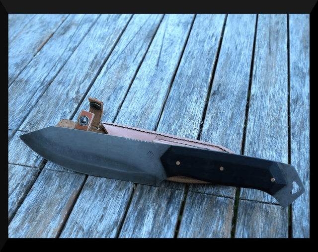 Couteau bushcraft forgé en acier XC75.