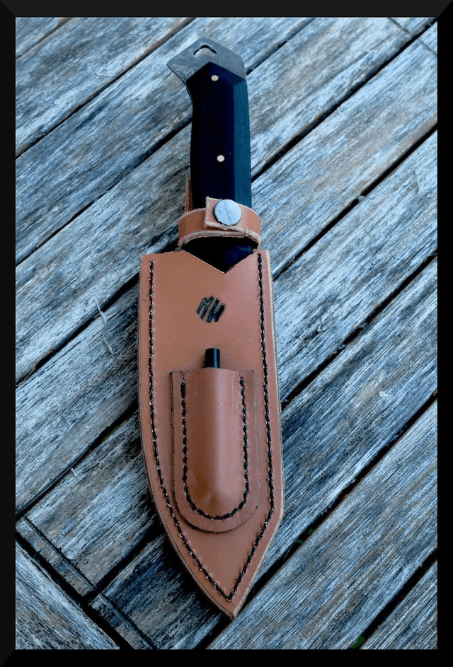 Couteau bushcraft forgé en acier XC75.